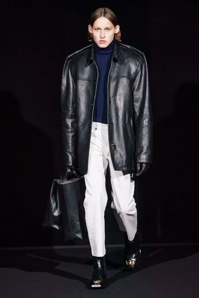 Look 27